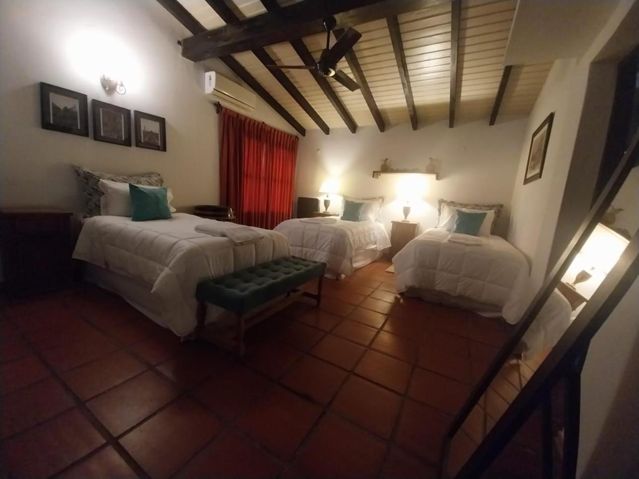 Posada La Celia Eugenio Bustos Bagian luar foto